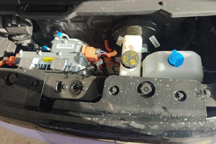 奇瑞新能源 QQ冰淇淋 2025款 155km 圣代版机舱底盘24