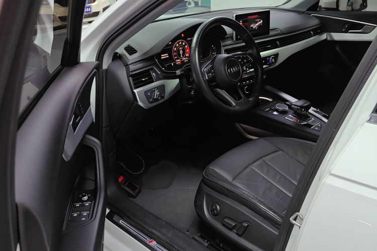 奥迪A4L 2019款 40 TFSI 时尚型 国VI中控内饰7003