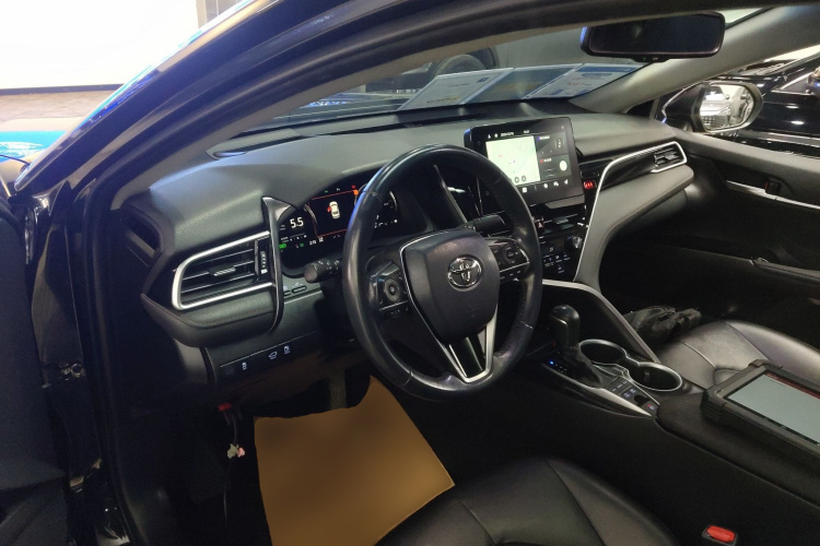丰田 凯美瑞 2023款 双擎 2.5HG 豪华版中控内饰12