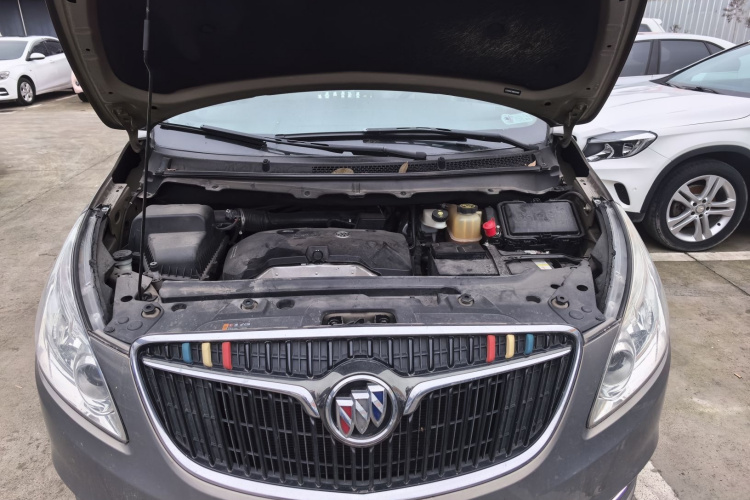 别克GL8 2017款 25S 豪华型 国V机舱底盘24