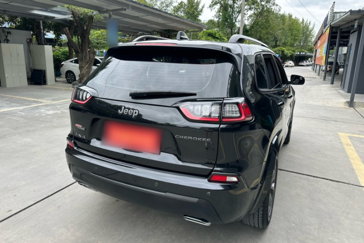 Jeep 自由光 2021款 2.0T 四驱80周年纪念版车身外观6010