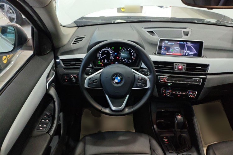 宝马X1 2019款 sDrive20Li 领先型中控内饰13