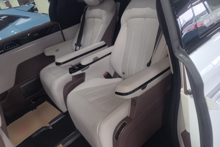 比亚迪 夏 2025款 DM-i 1.5T 180km 超越型中控内饰21