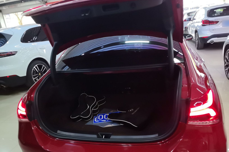 奔驰A级 2021款 A 200 L 运动轿车时尚型局部细节23