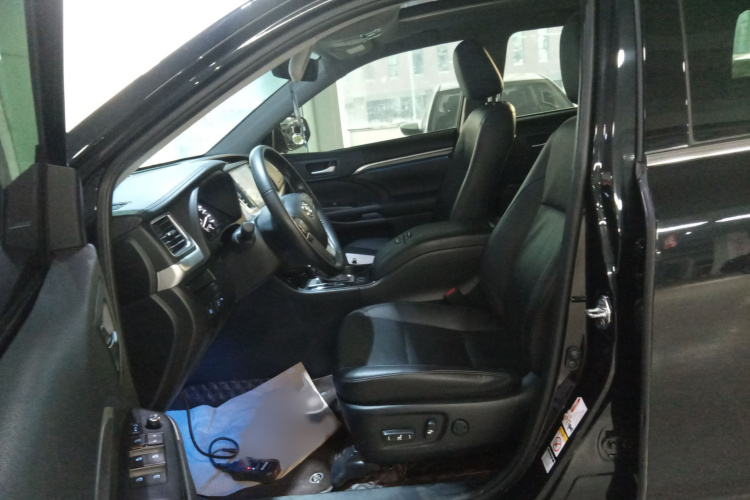 丰田 汉兰达 2018款 2.0T 四驱豪华版 7座 国VI局部细节19