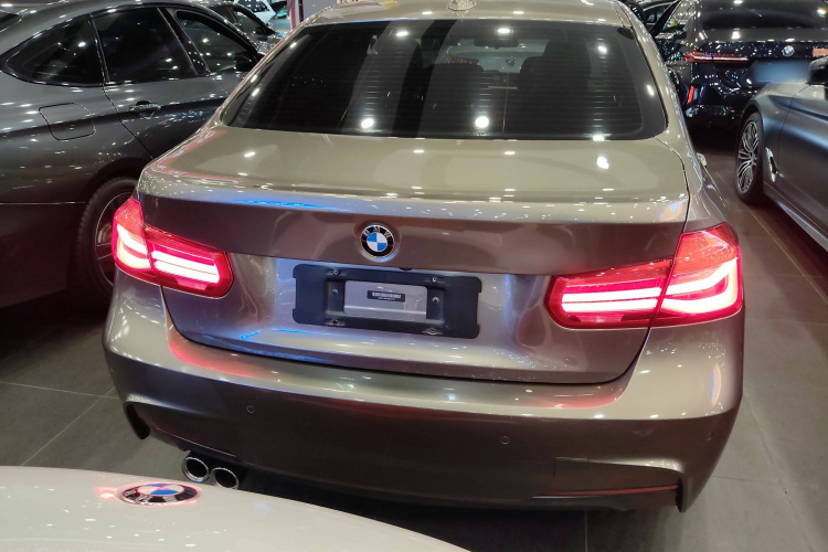 宝马3系 2018款 320i M运动套装车身外观6004