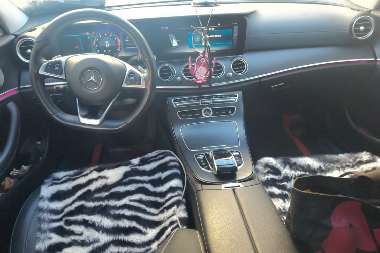 奔驰E级 2018款 E 300 L 运动时尚型中控内饰12