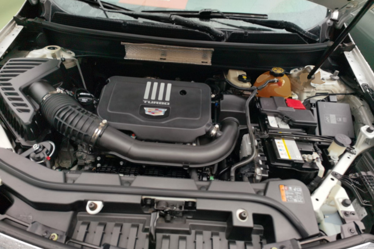 凯迪拉克XT5 2020款 28T 四驱豪华型机舱底盘24