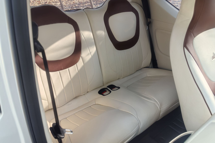 五菱汽车 宏光MINIEV 2024款 第三代 215km 进阶版中控内饰7009