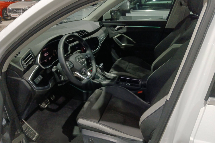 奥迪Q3 2022款 40 TFSI 时尚动感型局部细节19