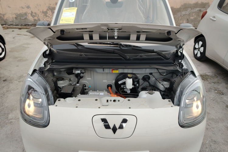 五菱汽车 宏光MINIEV 2025款 四门版 进阶款机舱底盘24