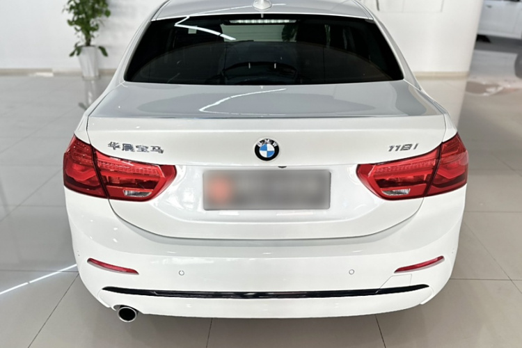 宝马1系 2018款 改款 118i 运动型车身外观6005