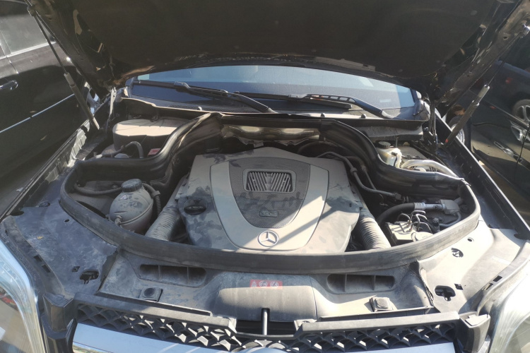 奔驰GLK级 2015款 GLK 300 4MATIC 时尚型 极致版机舱底盘24