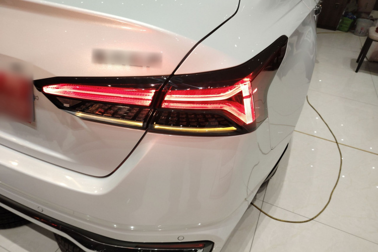 日产 天籁 2022款 2.0L XL-Upr 优享版车身外观9