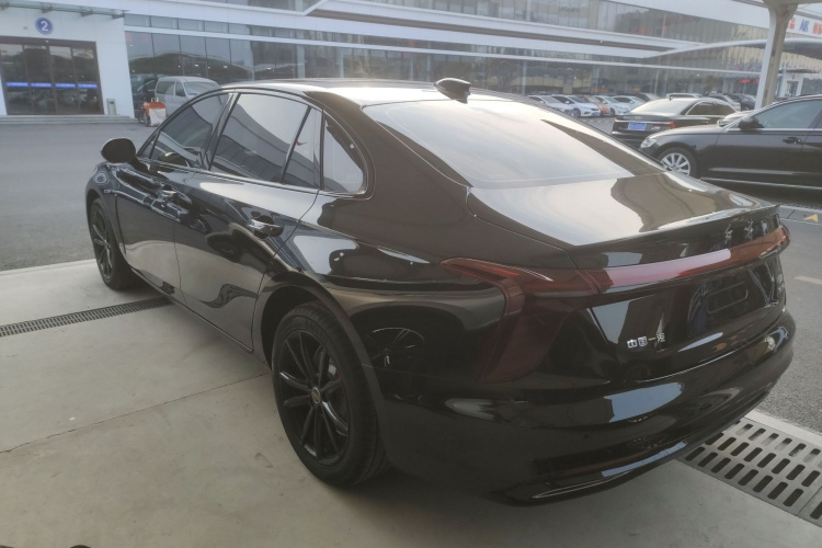 红旗H5 2025款 1.5T DCT玄影版车身外观4