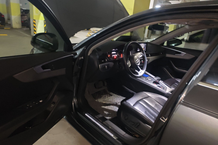 奥迪A4L 2019款 40 TFSI 进取型 国VI中控内饰20