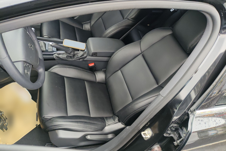 标致508 2013款 2.0L 两周年纪念 自动天窗经典版中控内饰19