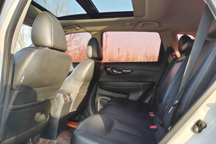 日产 奇骏 2021款 2.5L CVT 4WD XL ITS豪华纪念版中控内饰7003