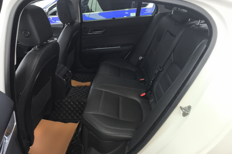 捷豹XEL 2019款 2.0T 200PS 尊享版中控内饰21