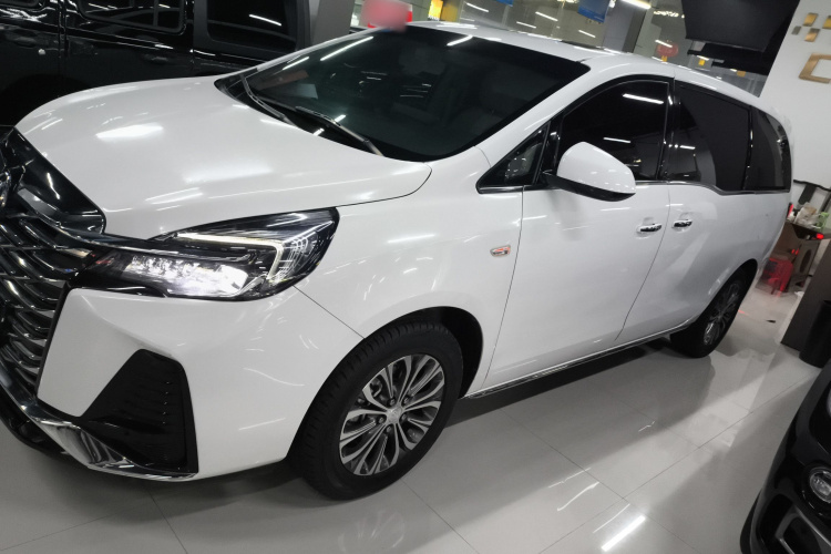 别克GL8 2023款 陆上公务舱 652T 豪华型车身外观6003