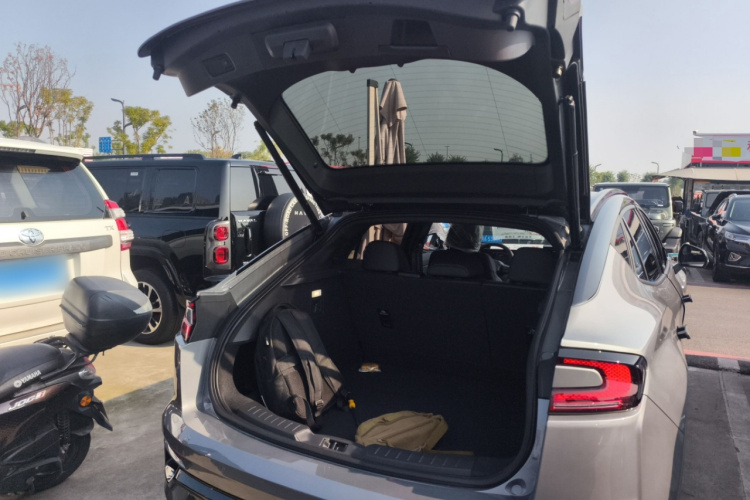 福特 蒙迪欧 2025款 2.0T EcoBoost E 混动 运动版 ST-Line机舱底盘23