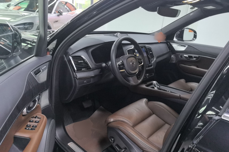 沃尔沃XC90 2023款 B6 智雅豪华版 7座中控内饰7003