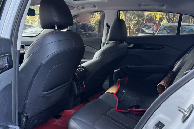 东风风神 奕炫 2021款 230T 自动追影版中控内饰7003