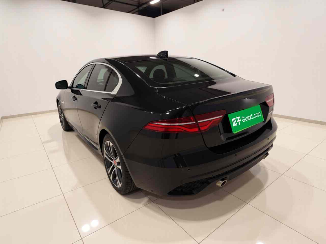 捷豹XEL 2024款 2.0T 250PS R-DYNAMIC S进取运动版(3)