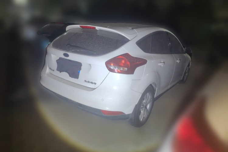 福特 福克斯 2018款 两厢经典 1.6L 自动舒适型智行版车身外观7