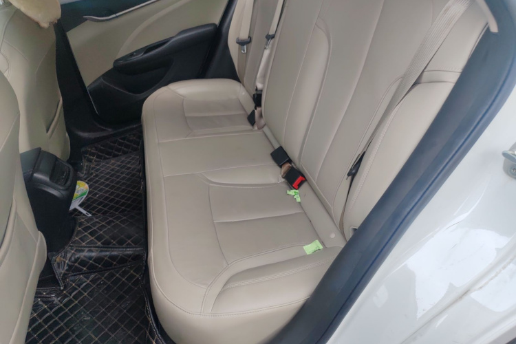 别克 英朗 2019款 15T 双离合互联精英型 国VI中控内饰21