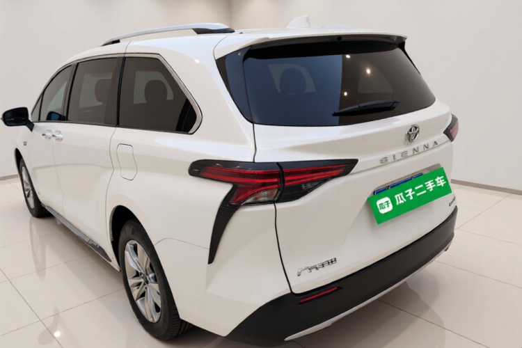 丰田 赛那SIENNA 2024款 2.5L混动 四驱尊贵版车身外观5