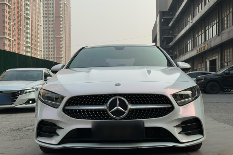 奔驰A级 2020款 A 180 L 运动轿车车身外观6002