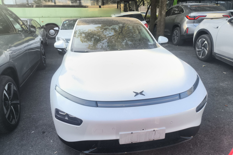 小鹏P7 2020款 670E车身外观2