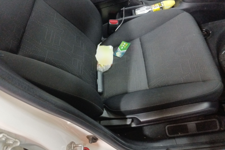 本田 飞度 2016款 1.5L LXS CVT舒适天窗版局部细节41