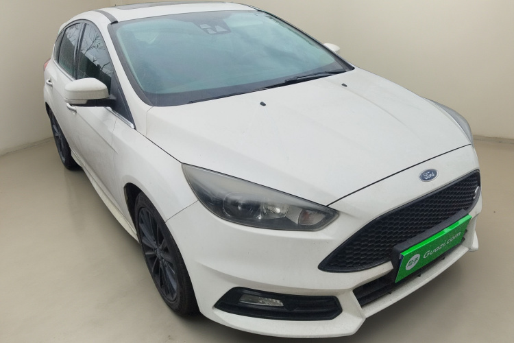 福特 福克斯 2015款 两厢 EcoBoost 180 自动运动型车身外观3