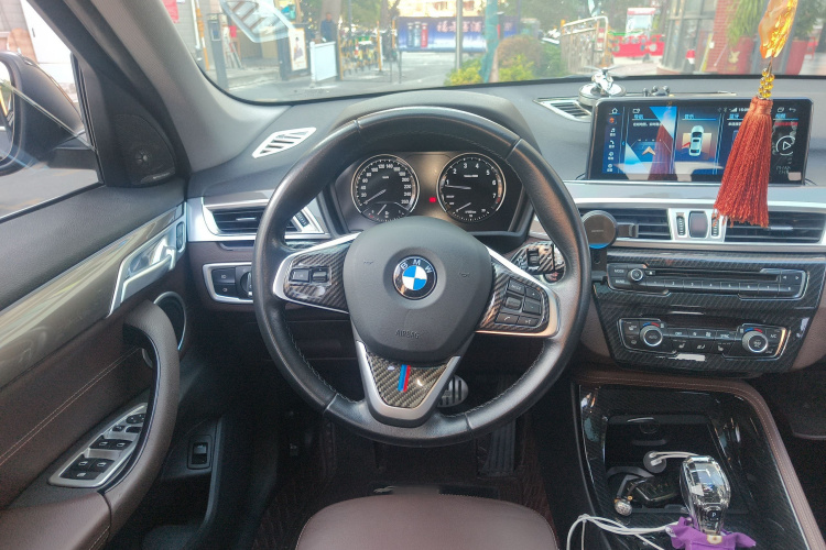 宝马X1 2018款 xDrive20Li 尊享型中控内饰13