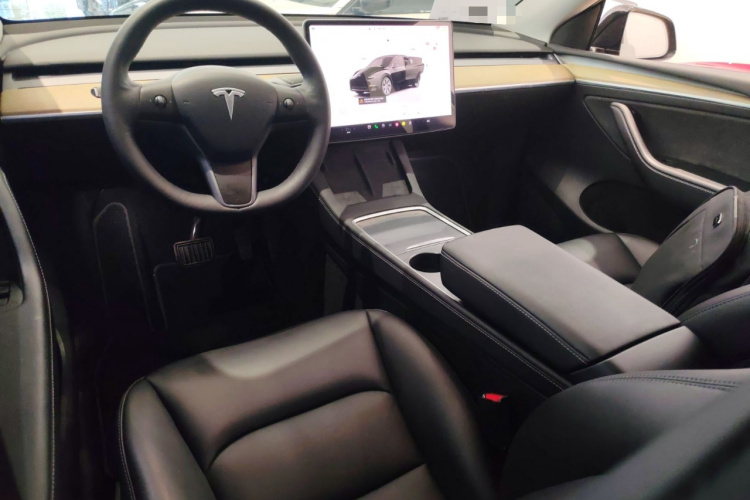 特斯拉 Model Y 2022款 改款 后轮驱动版中控内饰12