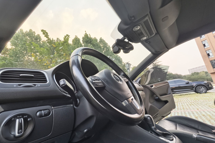 大众 高尔夫(进口) 2012款 1.4TSI 豪华敞篷版中控内饰7009