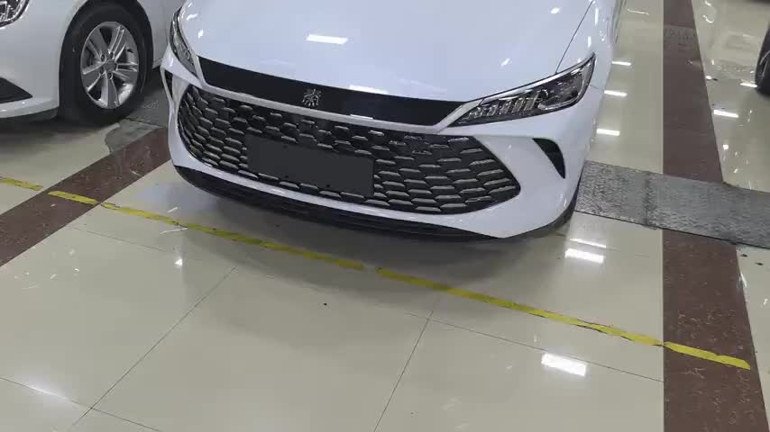 比亚迪 秦PLUS 2025款 DM-i 智驾版 128KM进取型实拍1