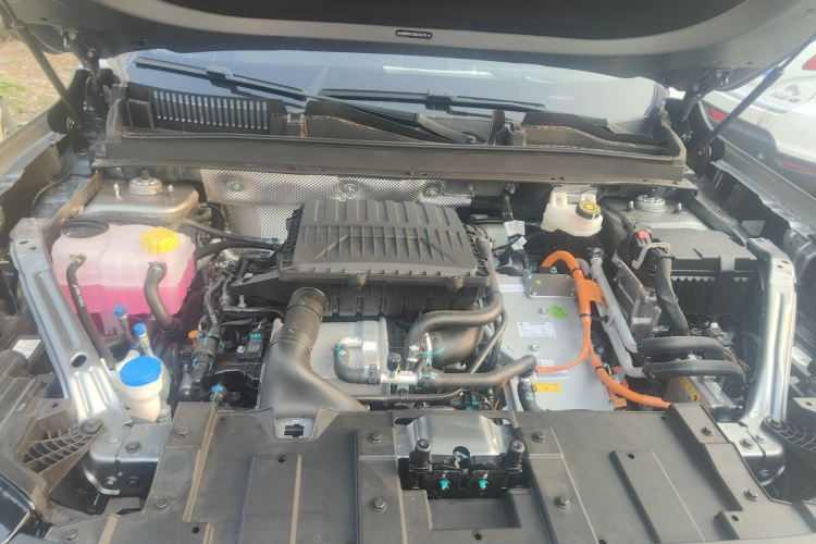 奇瑞 风云T8 2025款 1.5T 130km 豪华版7座机舱底盘24