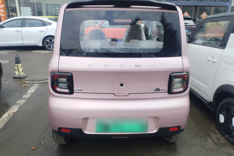 吉利银河 熊猫 2025款 210km 元气熊车身外观6