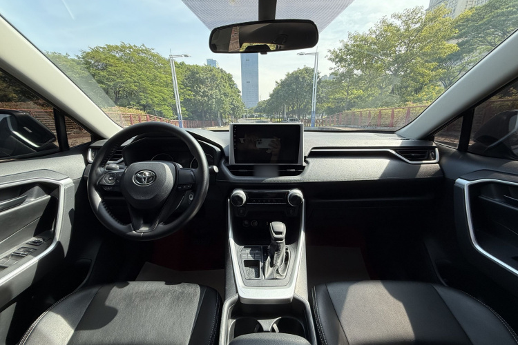 丰田 威兰达 2022款 2.0L CVT两驱领先版中控内饰7003