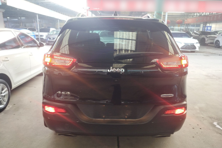 Jeep 自由光 2016款 2.4L 领先智能版车身外观6