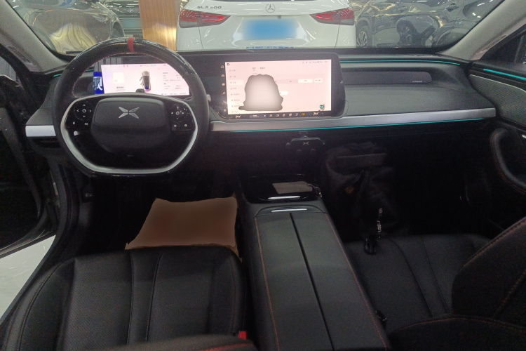 小鹏P7 2021款 480N中控内饰12