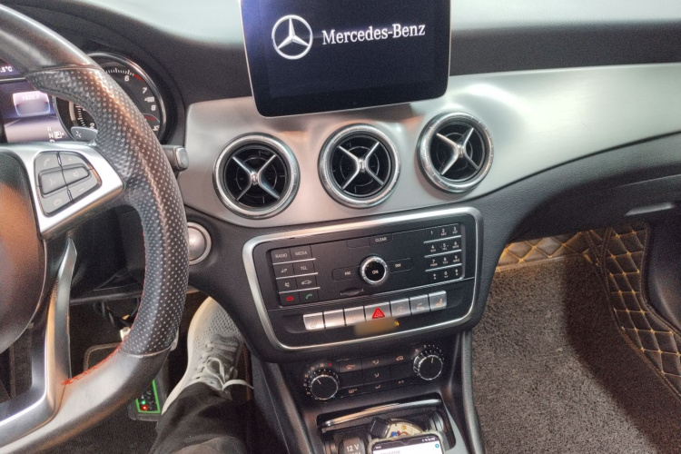 奔驰CLA 2018款 CLA 220 4MATIC局部细节16