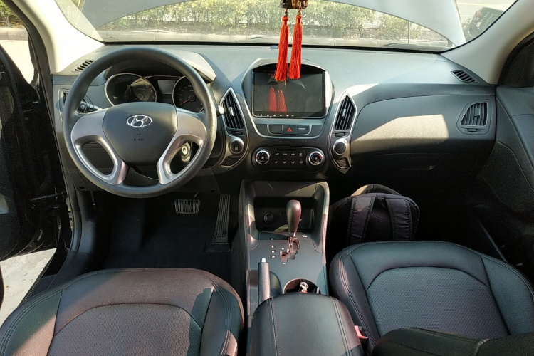 北京现代ix35 2015款 2.0L 自动两驱舒适型 国V中控内饰12