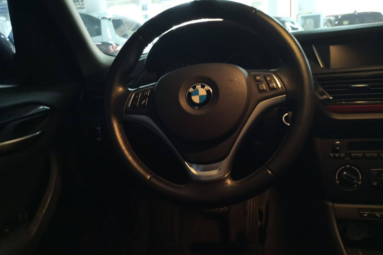 宝马X1 2015款 sDrive18i 时尚晋级版局部细节13