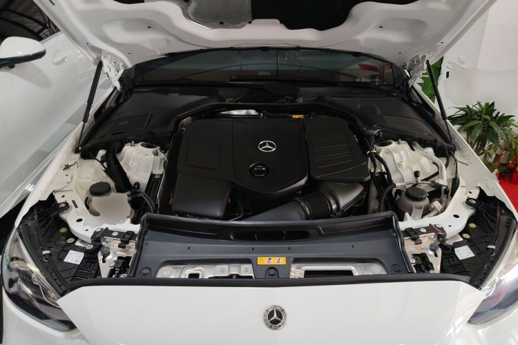 奔驰C级 2023款 C 260 L 运动版机舱底盘24