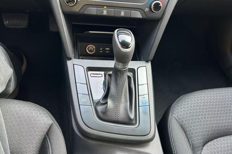 现代 领动 2018款 1.4T 双离合炫动·活力型中控内饰7004