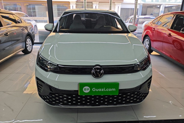 大众 朗逸 2025款 新锐 1.5L 出众新逸版车身外观2